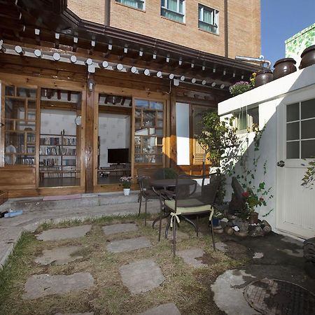 Vine Hanok Guesthouse Seoul Exteriör bild