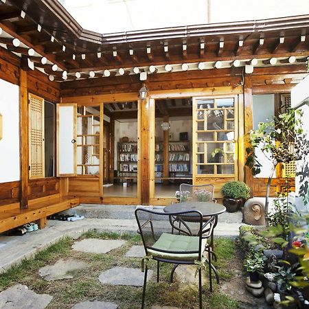 Vine Hanok Guesthouse Seoul Exteriör bild