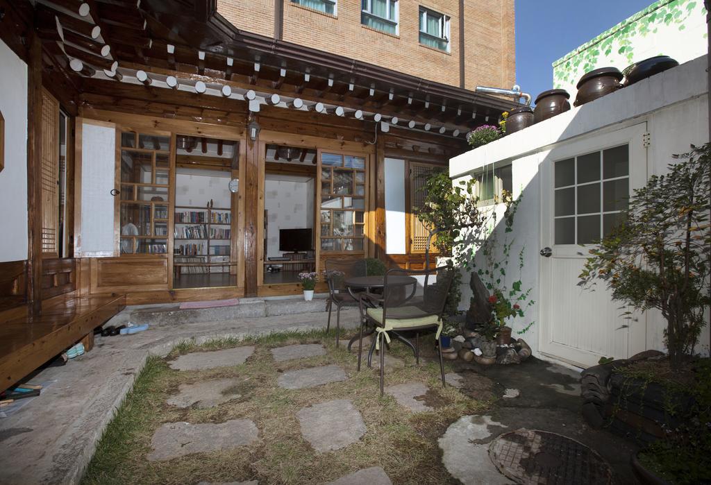 Vine Hanok Guesthouse Seoul Exteriör bild