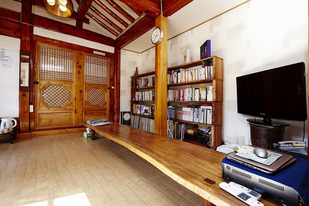 Vine Hanok Guesthouse Seoul Exteriör bild