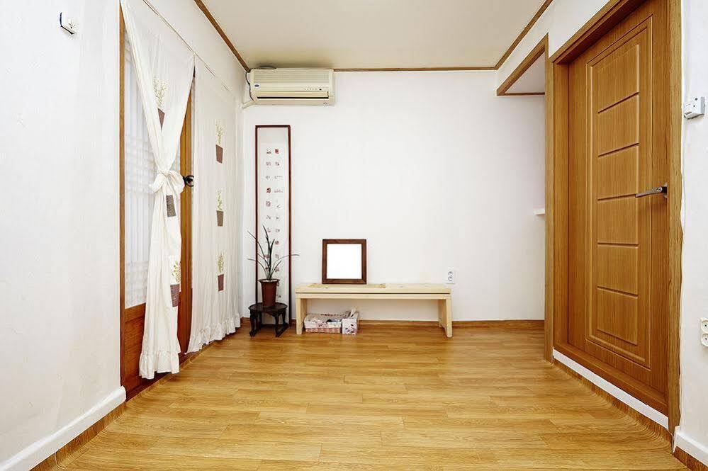 Vine Hanok Guesthouse Seoul Exteriör bild